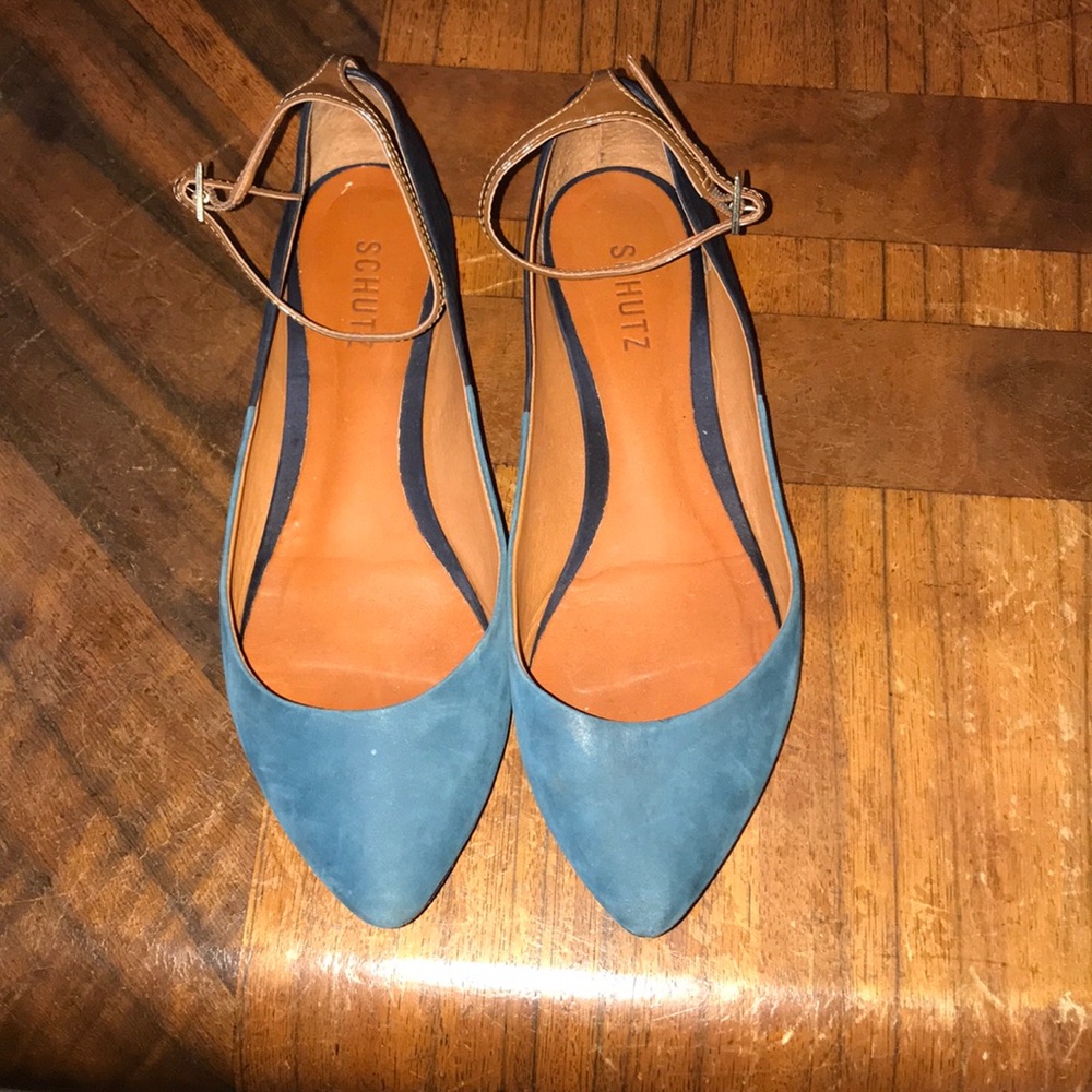 Schutz flats with ankle buckle. Euro 40